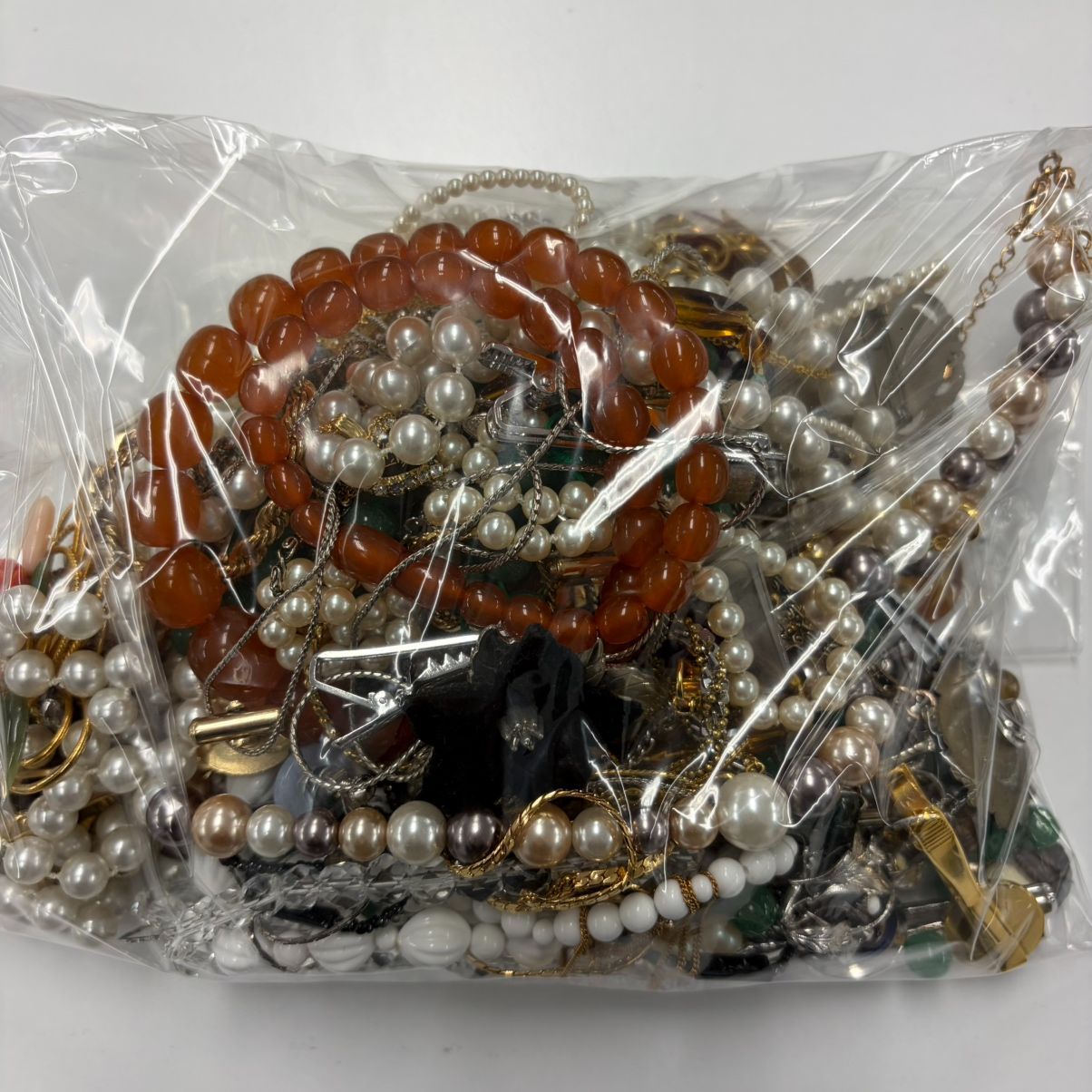 イミテーションアクセサリー まとめ売り 【アクセサリー】1.0㎏ - メルカリ