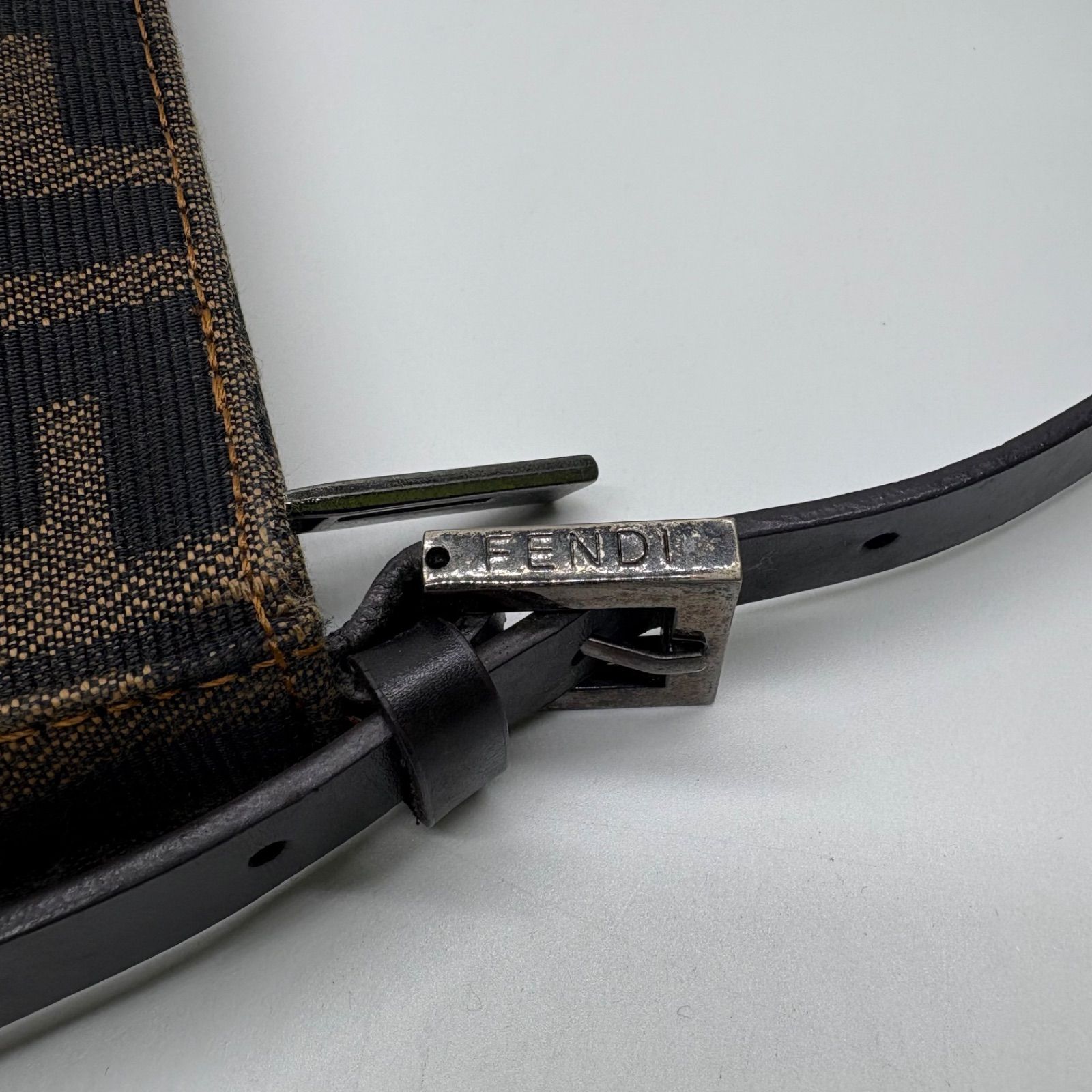 FENDI ズッカ柄 アクセサリーポーチ 野方店 - メルカリ