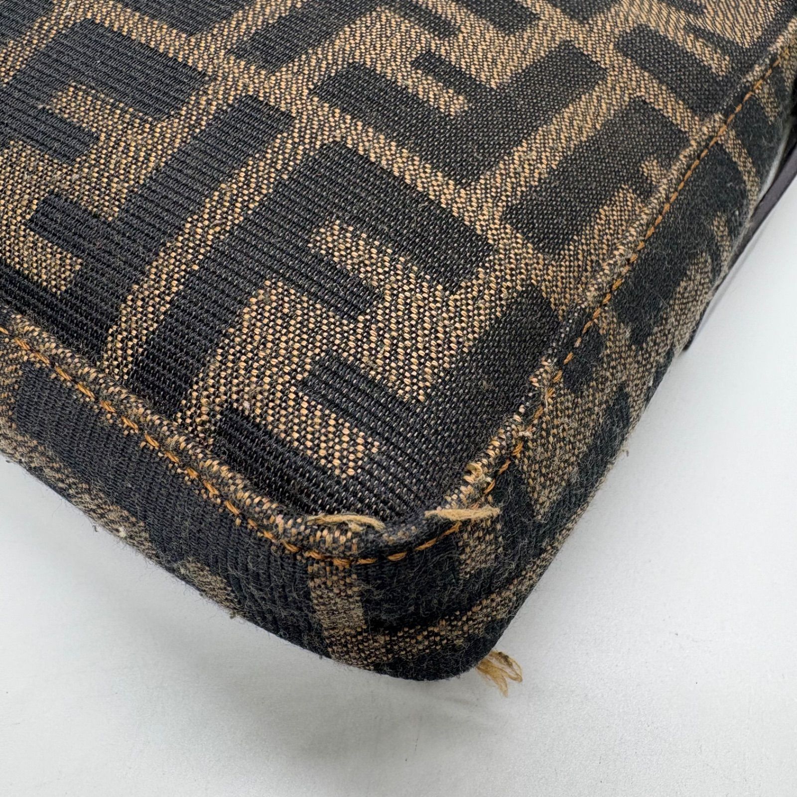 FENDI ズッカ柄 アクセサリーポーチ 野方店 - メルカリ