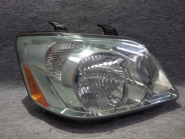 ノア 後期 右ヘッドライト HID バラスト付 AZR60/65 28-181 N0