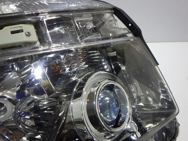 70系 ヴォクシー ヘッドライト左右 HID ZRR70/75 前期 28-203 V9 81145