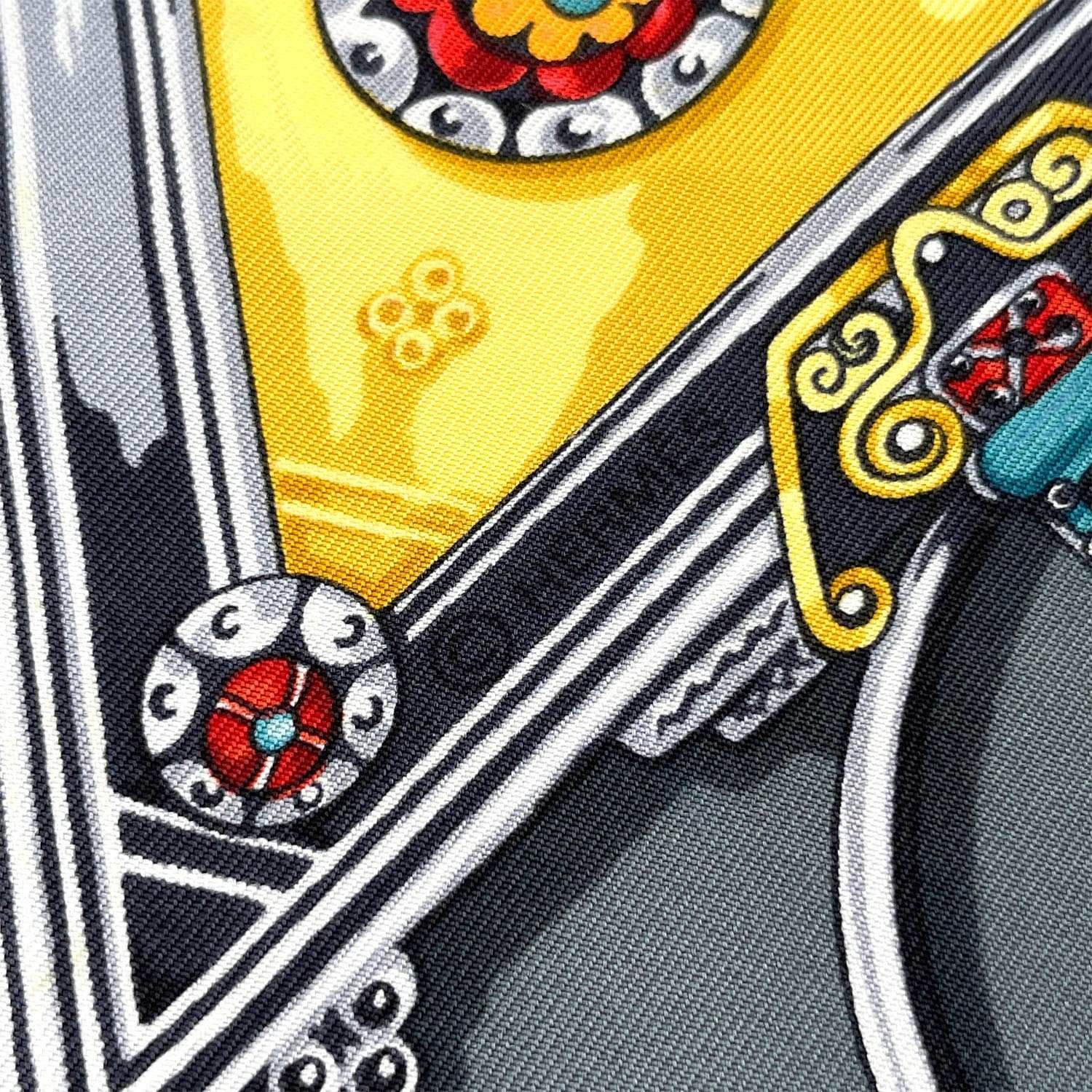 HERMES エルメス カレ90 PARURES DES SABLES 砂漠のアクセサリー