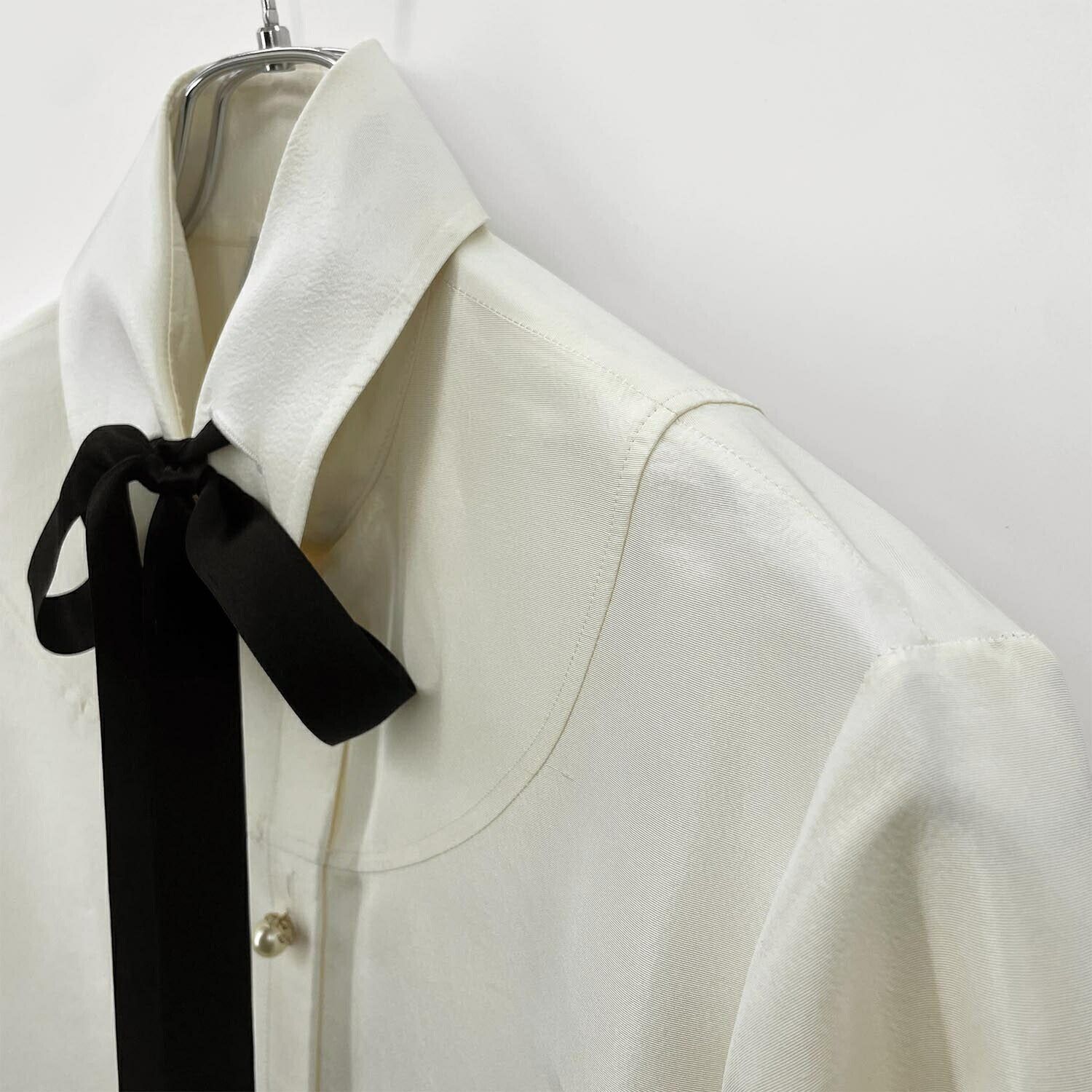 シャネル　CHANEL ボウタイ　リボン　シルク　ブラウス CHANEL シャネル シルク ブラウス サイズ34 リボン パール ボウタイ