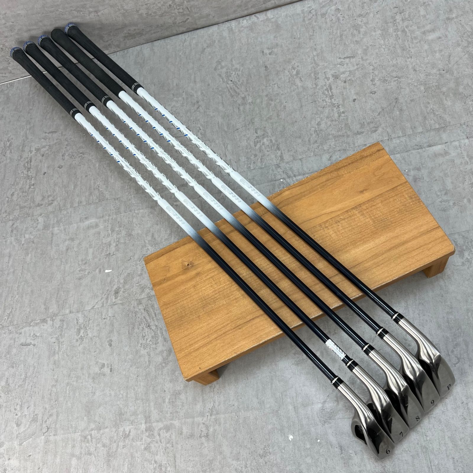 ゼクシオ 12代目 MP1200 レフティ アイアン8本セット メンズゴルフ ゼクシオ 12代目 MP1200 レフティ アイアン8本セット メンズゴルフ