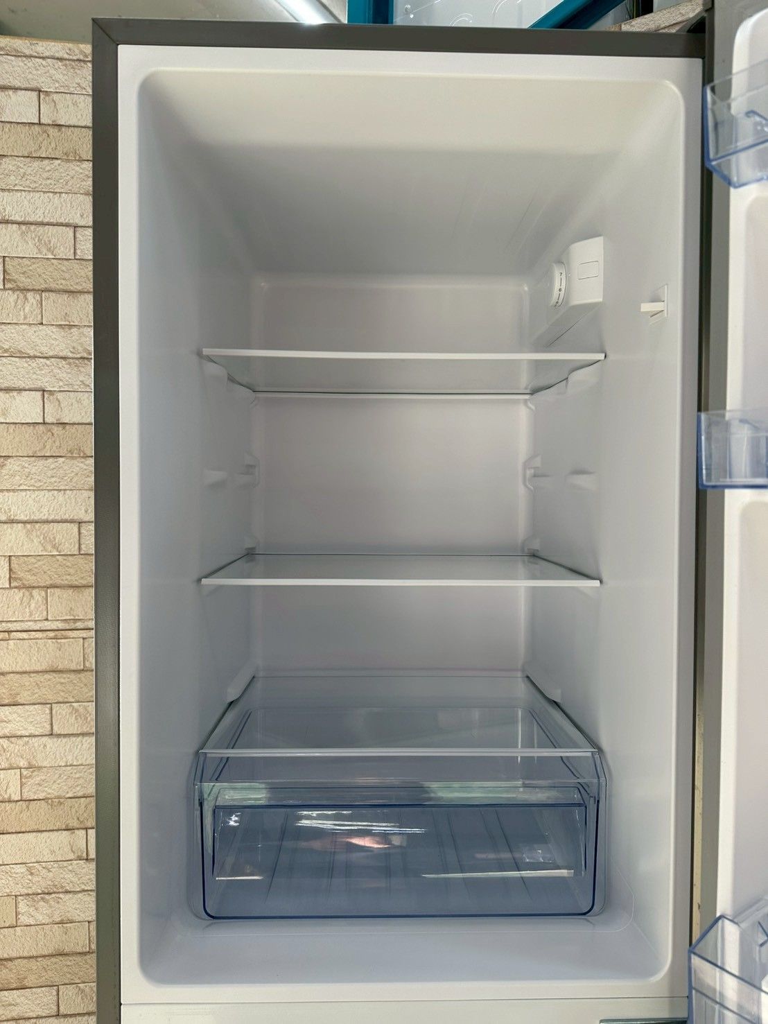 大阪送料無料☆3か月保障付き☆冷蔵庫☆TCL☆2ドア☆2023年☆F173BFN