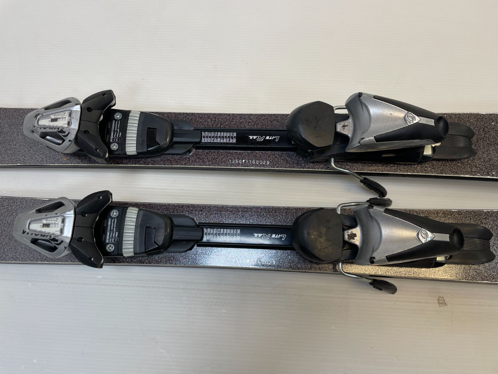 ◇ スキー ZUMA COLORFLAGE CAMBER 135 cm ミッドスキー ツインチップ