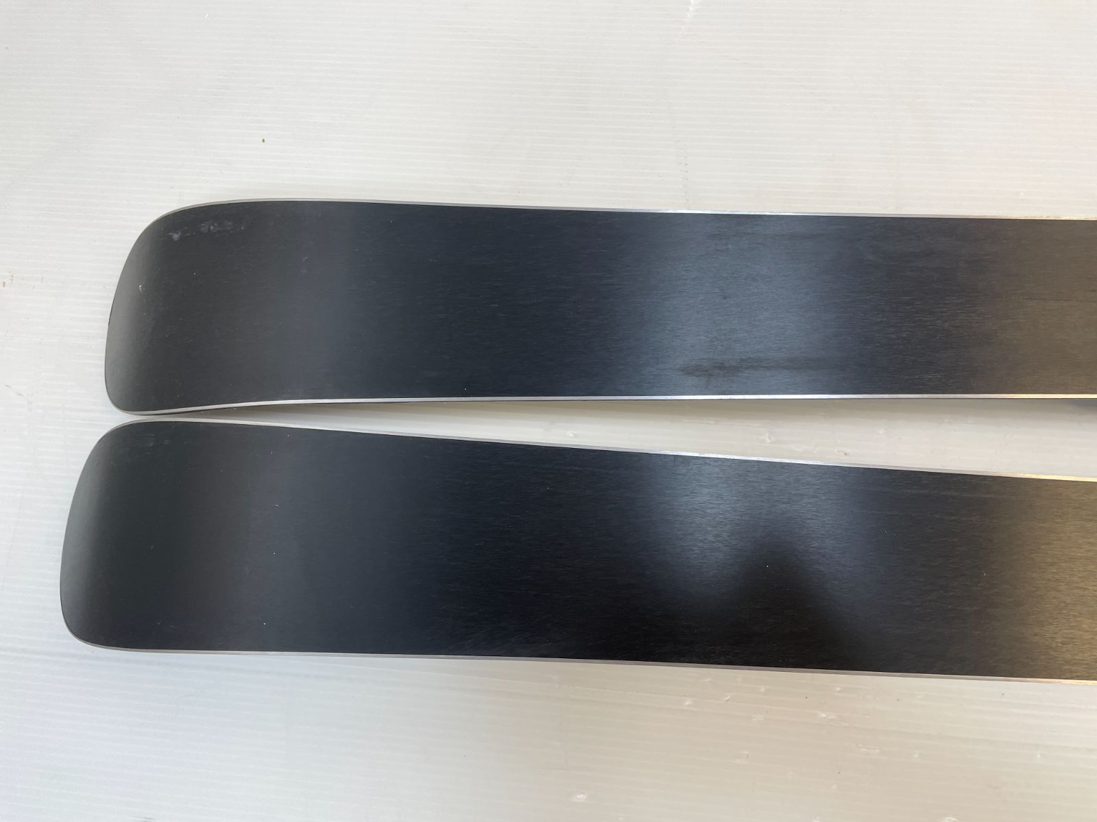 ◇ スキー ZUMA COLORFLAGE CAMBER 135 cm ミッドスキー ツインチップ