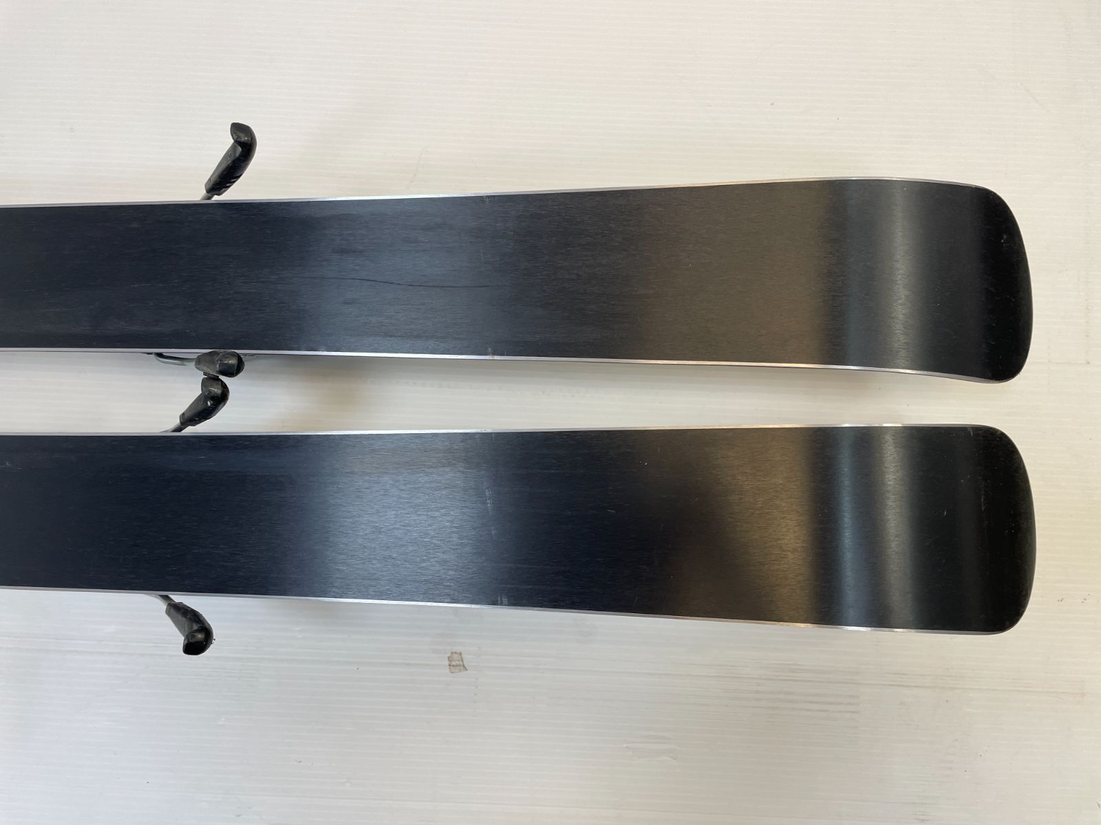 ◇ スキー ZUMA COLORFLAGE CAMBER 135 cm ミッドスキー ツインチップ