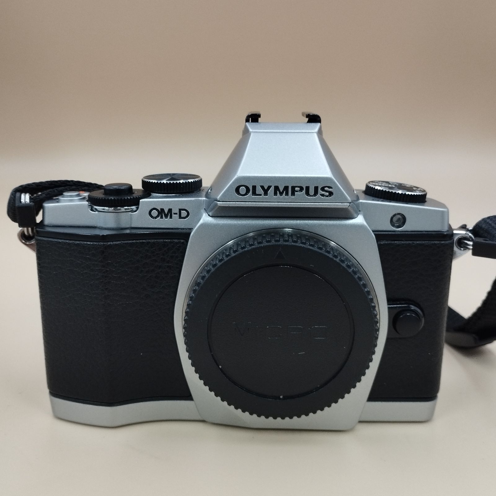 D10414】オリンパス OLYMPUS OM-D E-M5 + M.ZUIKO DIGITAL 14-42mm F3 