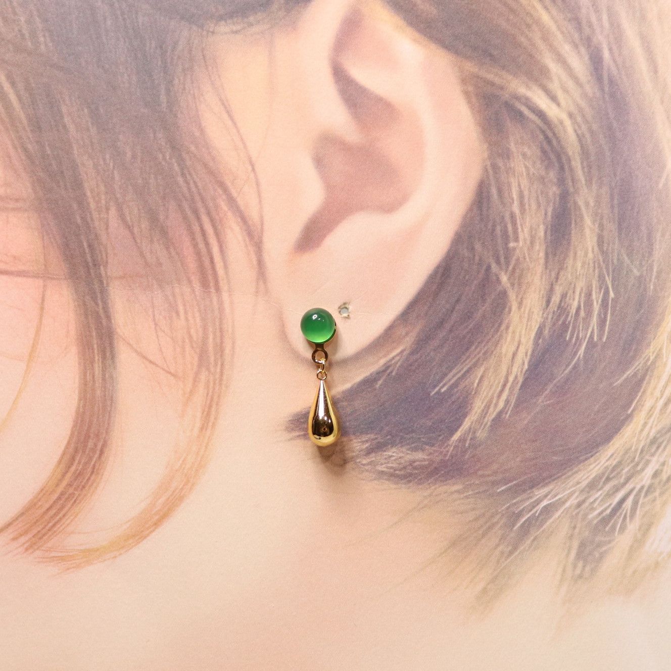 グリーンオニキス 6mm 天然石 滴 デザインピアス - メルカリ