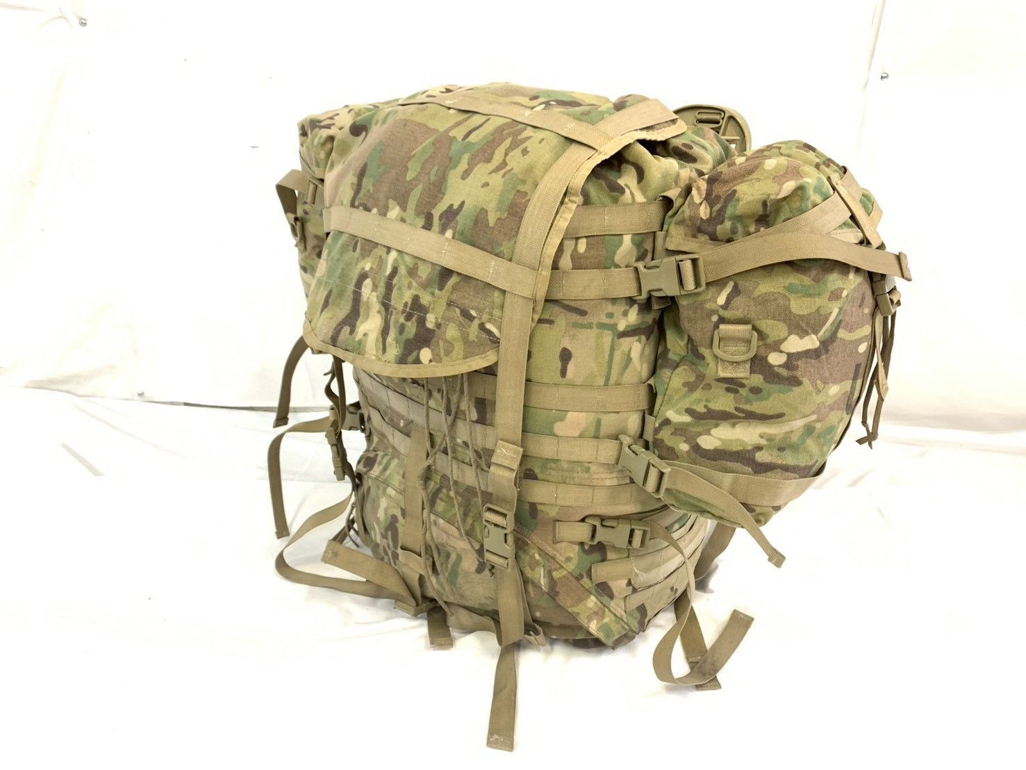 米軍放出品 MOLLE2 ラックサック ミディアム フィールドパック マルチカム 米軍放出品 MOLLE2 ラックサック ミディアム フィールドパック
