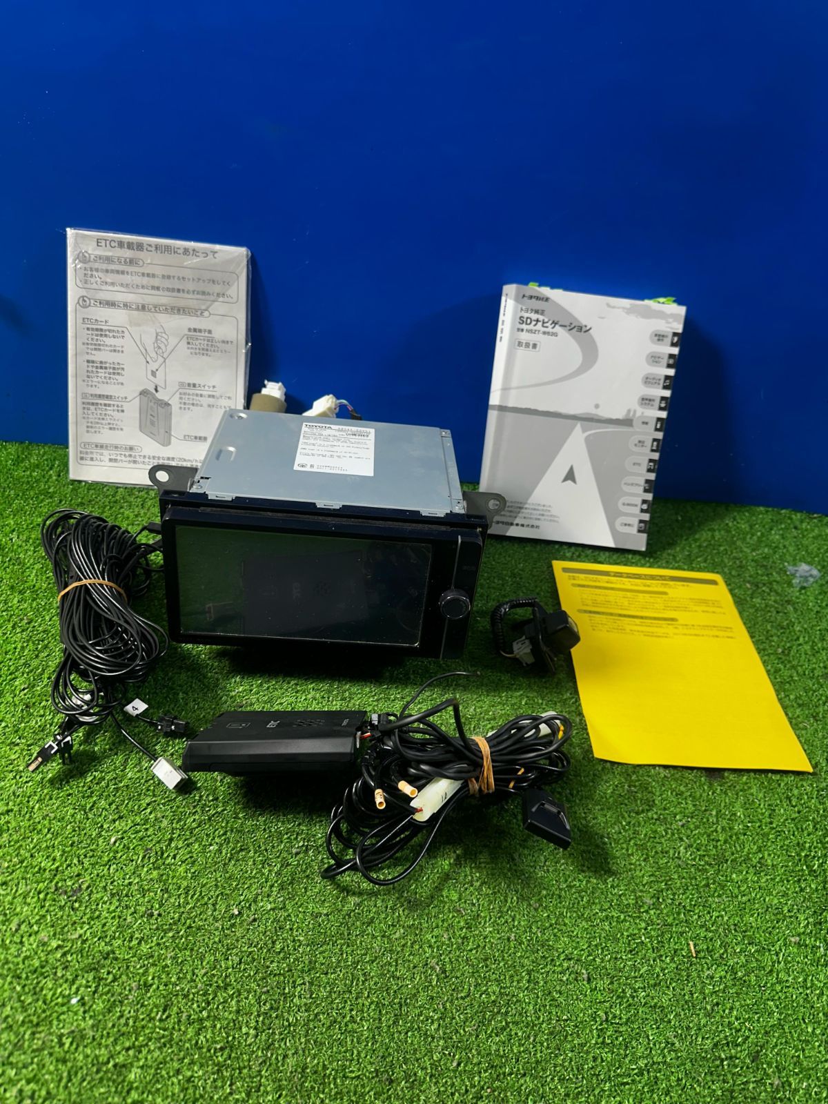 ZT-1799] 純正 トヨタナビ NSZT-W62G 地図：2017年 + アンテナ・GPS