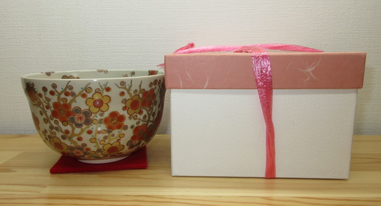 逢絢亭・新品】茶道具 茶碗 美濃焼 御本手 梅林の図 宮地英香 紙箱入り