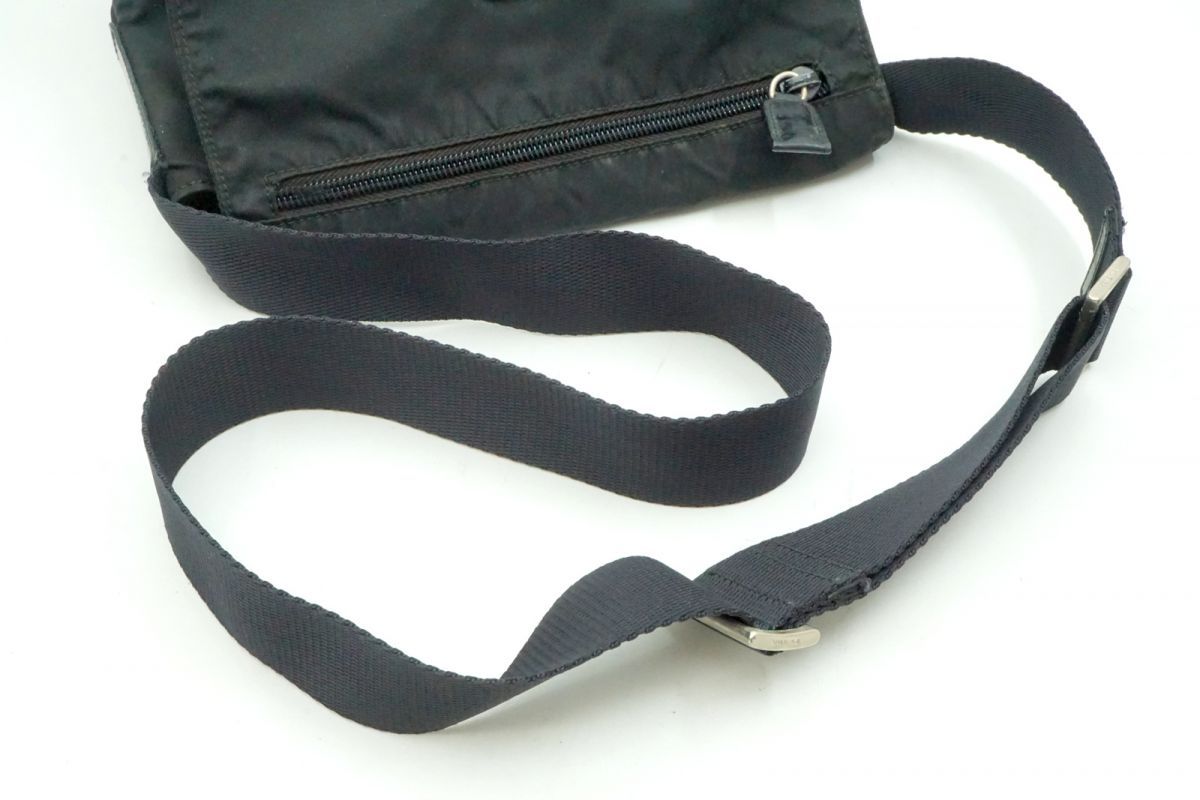 プラダ ショルダーバッグ ミニ メッセンジャー 三角ロゴプレート