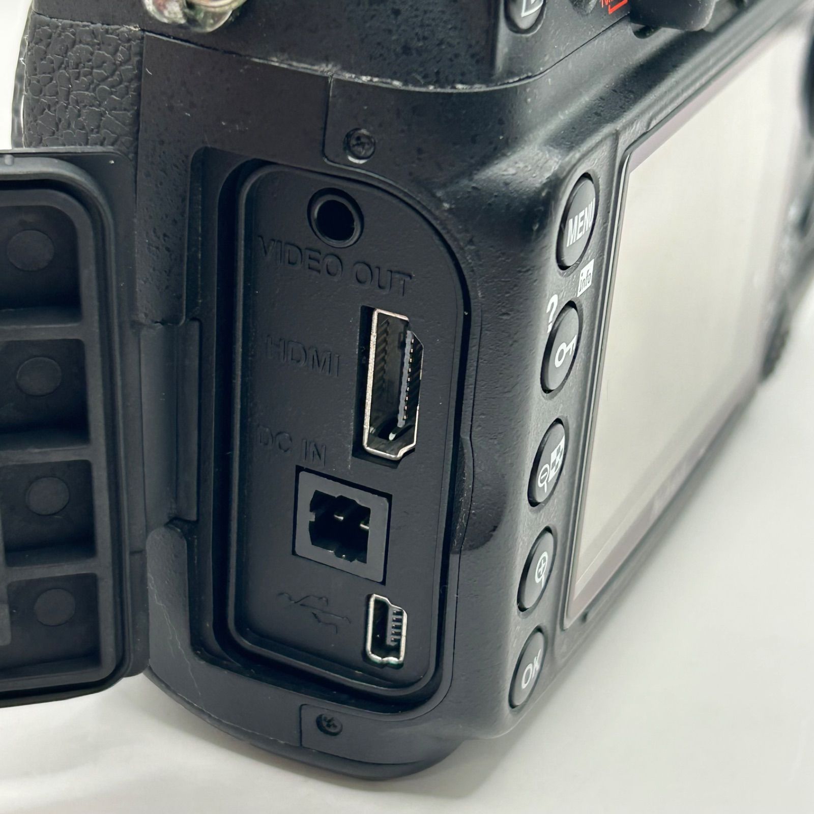 Nikon D300 ニコン デジタル一眼レフカメラ ボディ バッテリー無し