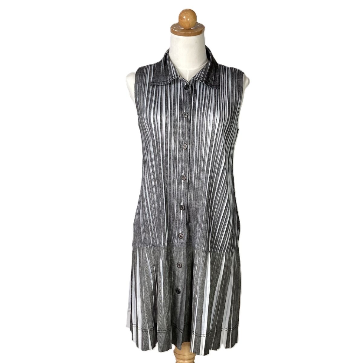 希少美品イッセイミヤケPLEATS PLEATS ノースリーブワンピース 3 PLEATS PLEASE ISSEY MIYAKE - 美品 プリーツプリーズ イッセイミヤケ