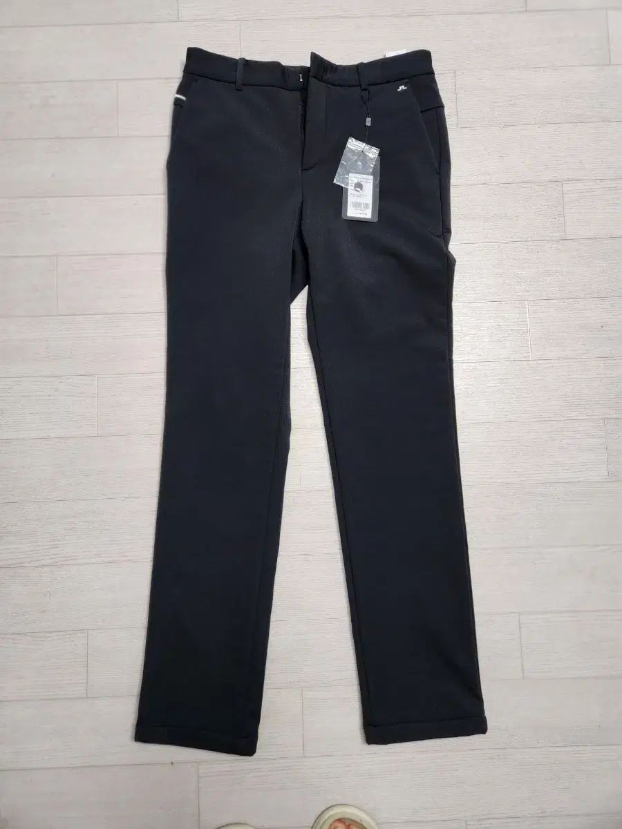 新品 J.LINDEBERG(J.リンドバーグ) ゴルフパンツ 30