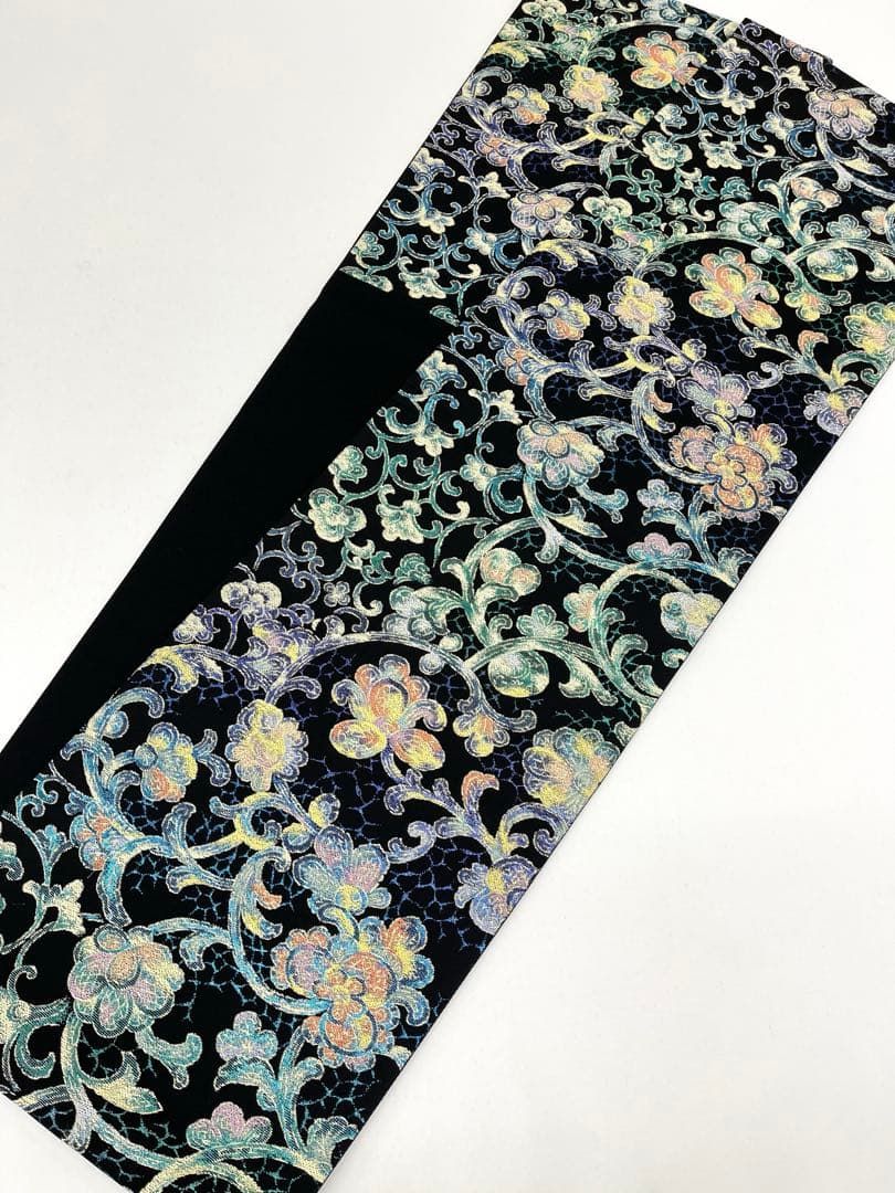 袋帯 七色 キラキラ 正絹 六通 黒地 D256 - メルカリ