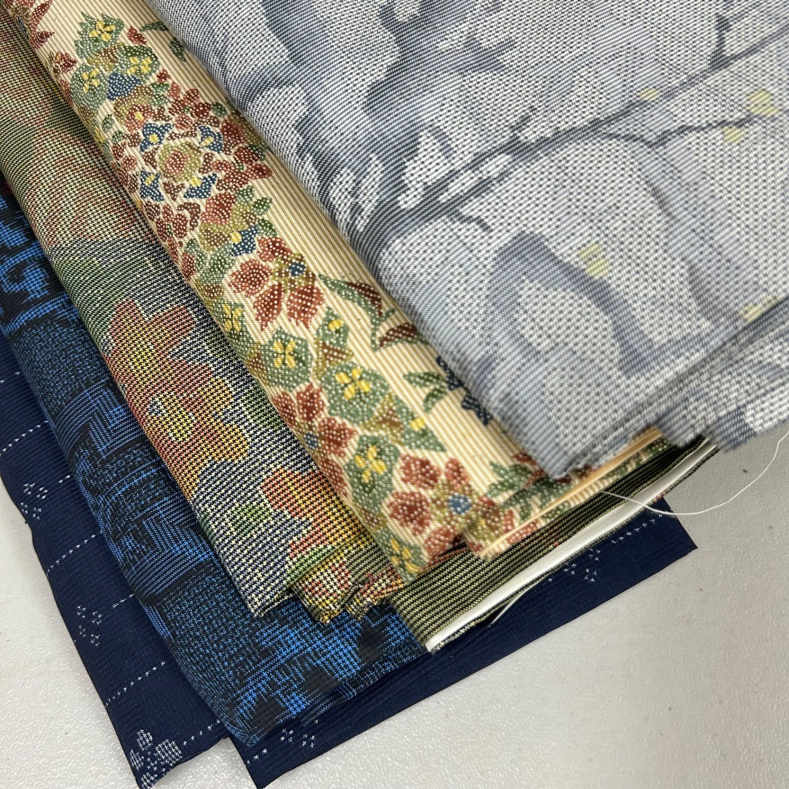 大島紬 着物 正絹 5着 まとめ売り リメイク材料 S-821 大島紬 着物 正絹 5着 着物まとめ売り リメイク材料 m-719 - メルカリ