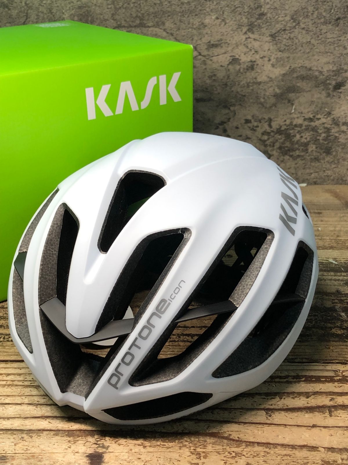 JQ098 CASK PROTONE PROTONE PROTONE ICON HELMET WHITE L 2024/11