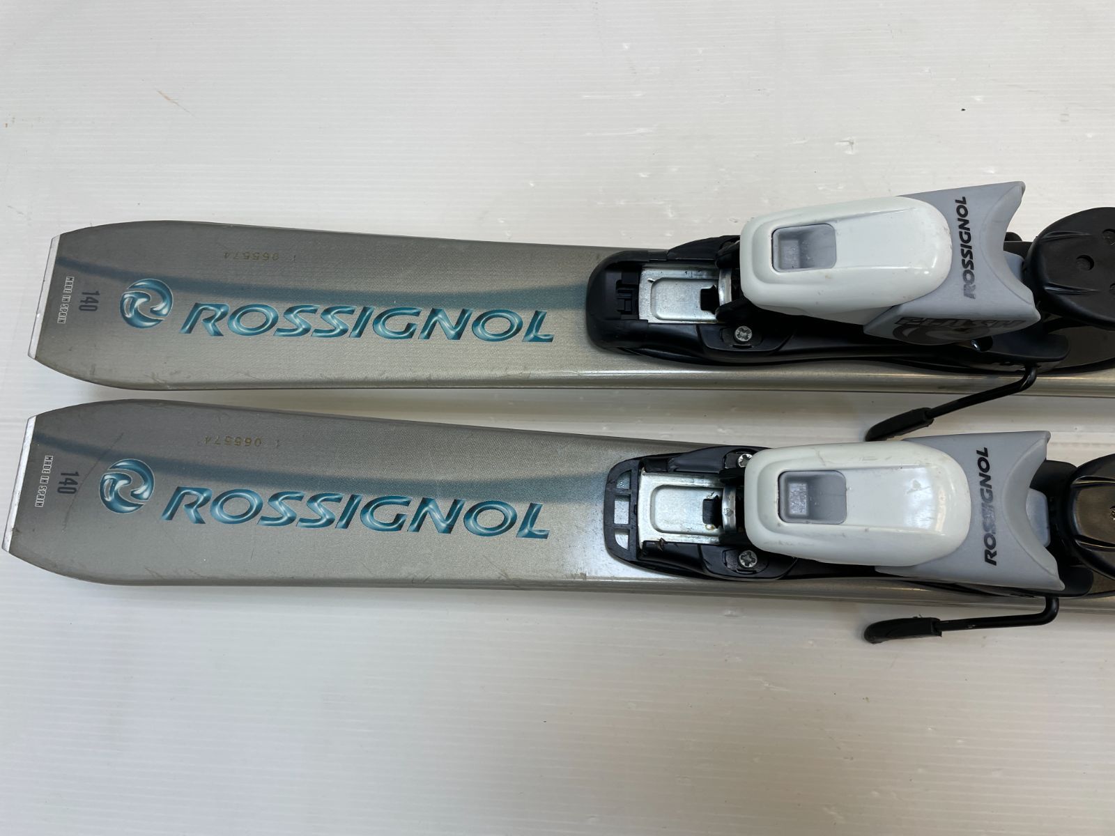 ◆メンテ済◆ カービングスキー rossignol Flash 2002 140 ◇メンテ済◇ ミッドスキー rossignol Flash 2002 140 cm スキー
