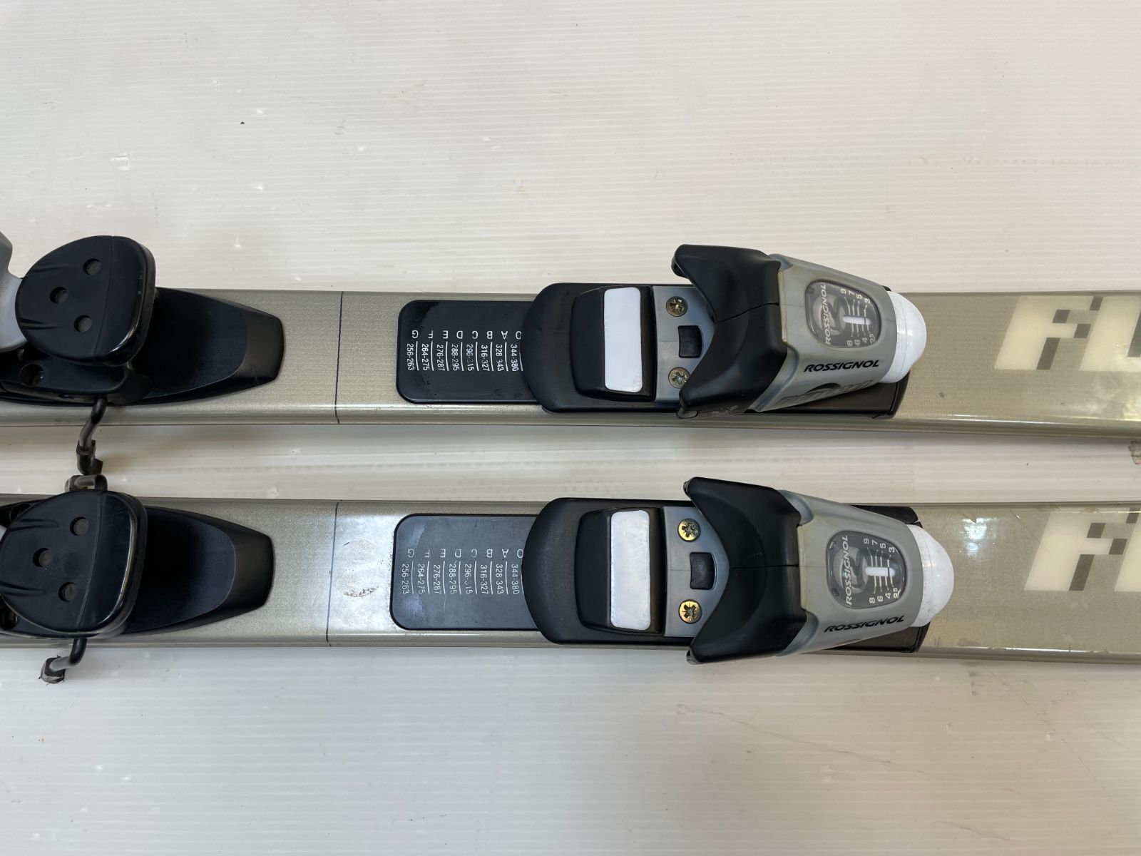 ◆メンテ済◆ カービングスキー rossignol Flash 2002 140 ◇メンテ済◇ ミッドスキー rossignol Flash 2002 140 cm スキー