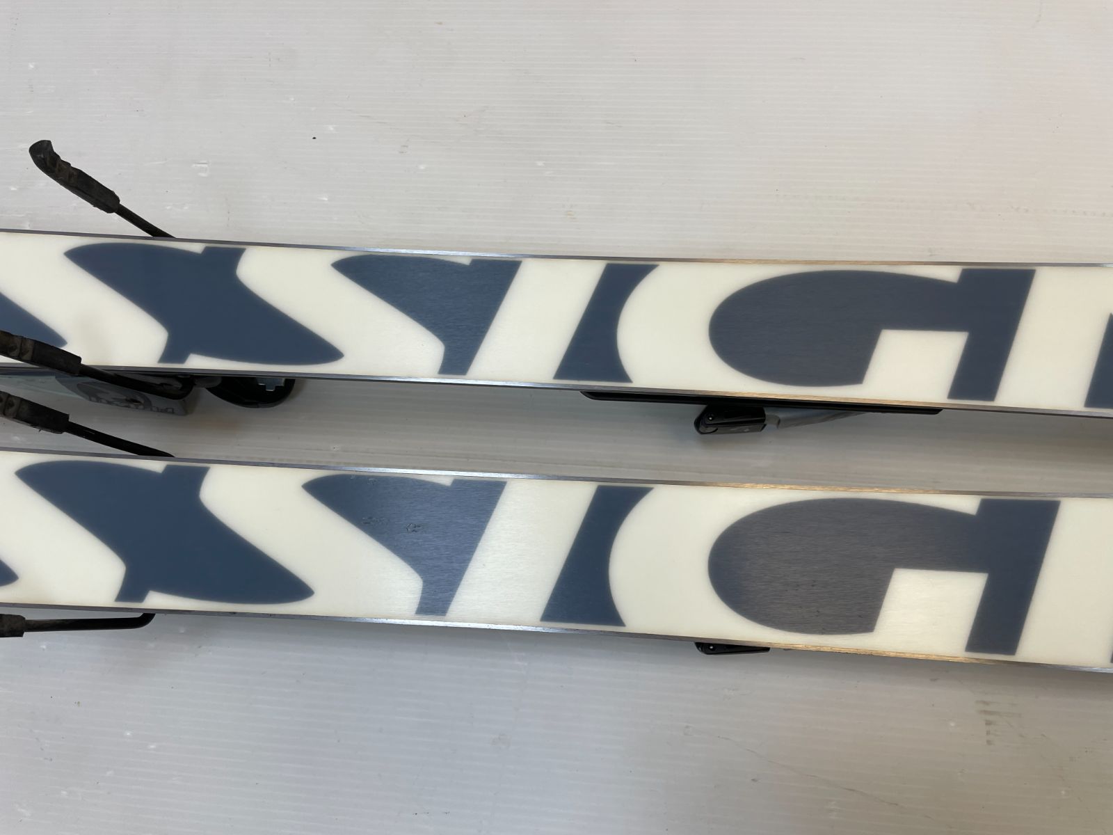 ◆メンテ済◆ カービングスキー rossignol Flash 2002 140 ◇メンテ済◇ ミッドスキー rossignol Flash 2002 140 cm スキー