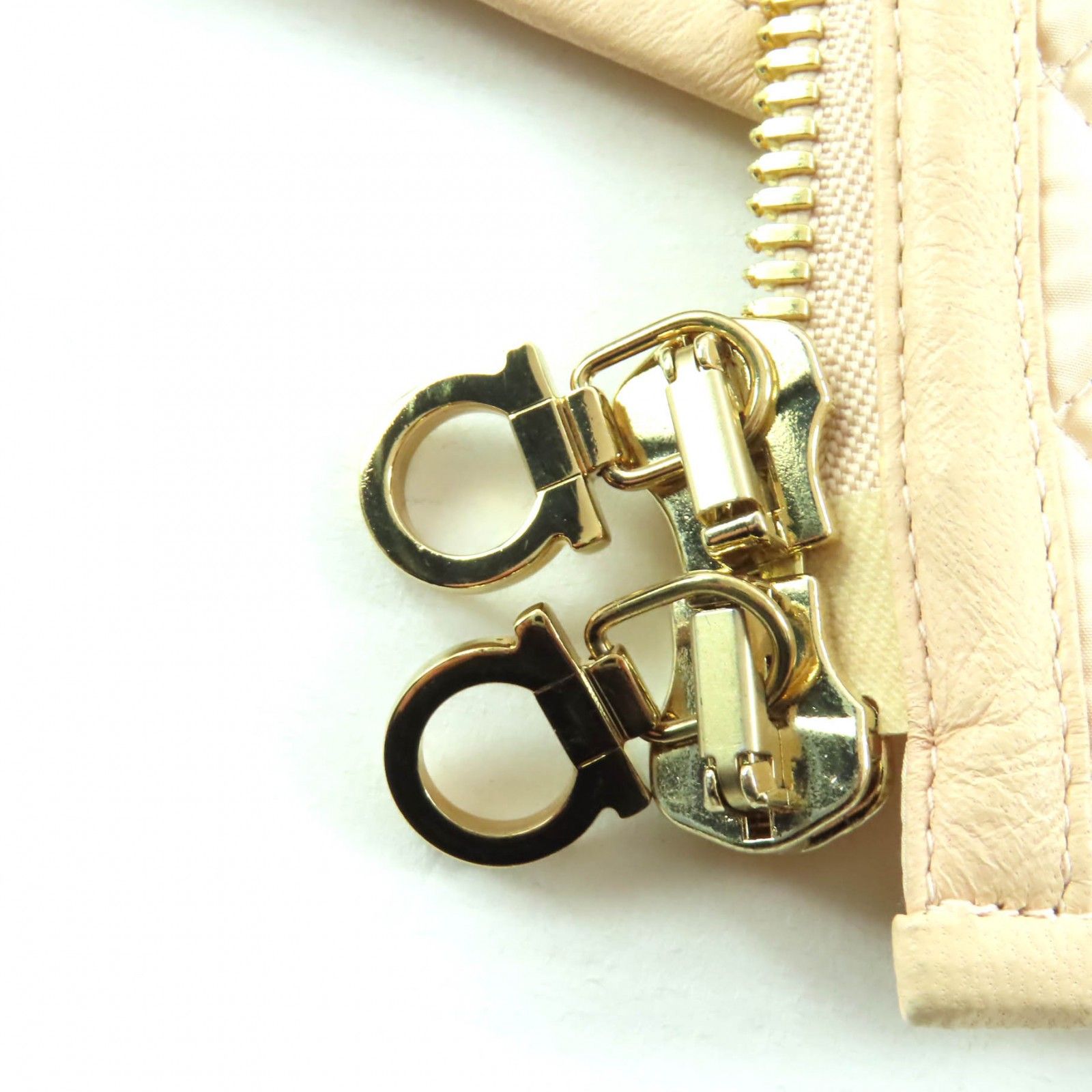 極美品☆Salvatore Ferragamo サルヴァトーレフェラガモ ガンチーニ