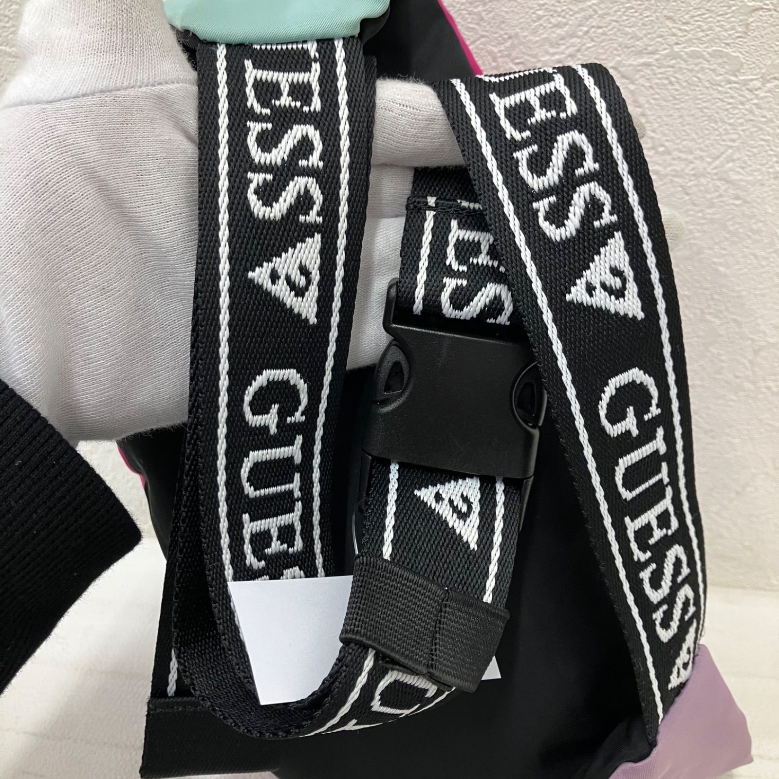 7645 GUESS ゲス ウエストポーチ ウエストバッグ ボディバッグ 