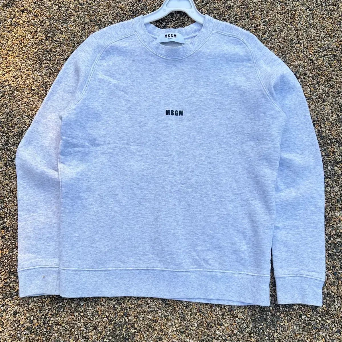 MSGM(エムエスジーエム) / 2742MDM169/スリーブプリント/クルーネック 