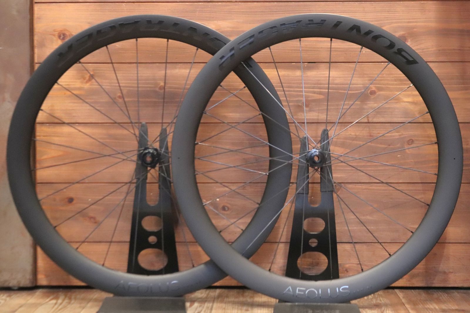 さ*じ様 Bontrager Aeolus pro 51 TLR カーボンホイー ボントレガー BONTRAGER アイオロス プロ AEOLUS PRO 51 TLR カーボン