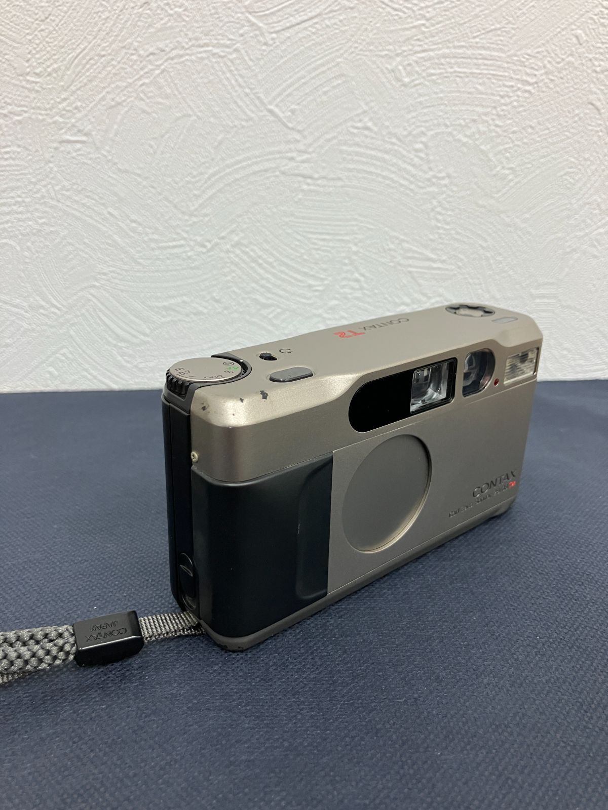 フラッシュ発光OK】CONTAX T2 チタン AF動作確認済 ※MF難あり - メルカリ
