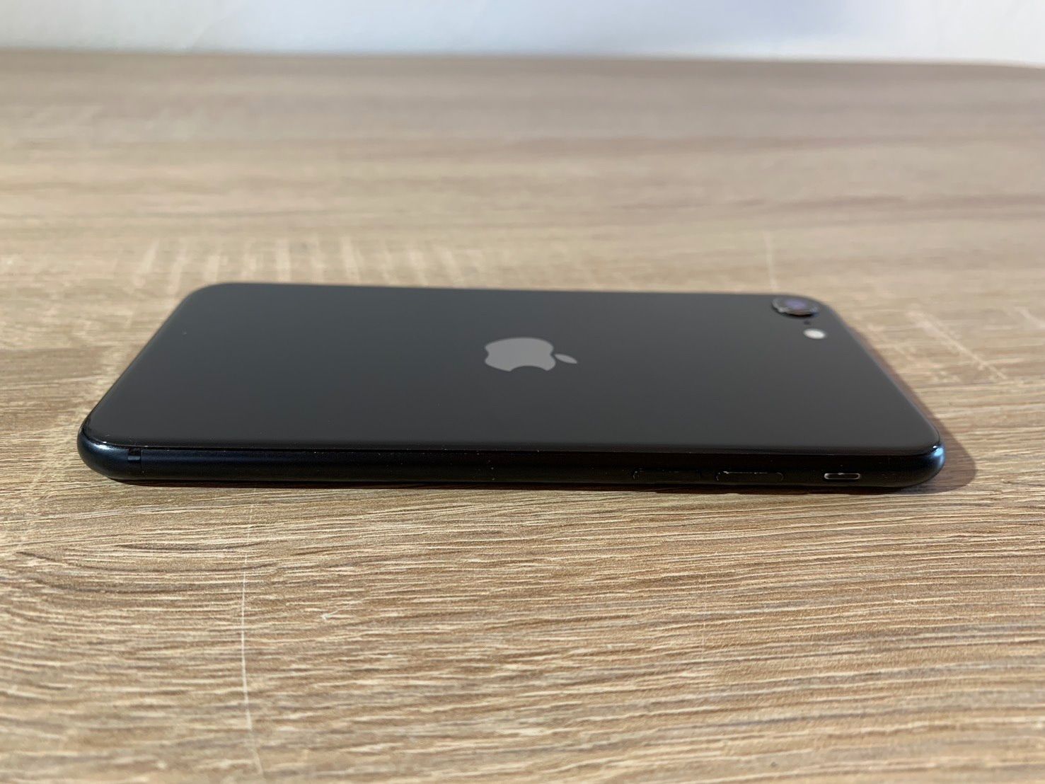 7247 iPhone SE 第二世代 128GB ブラック 動作確認済み - メルカリ