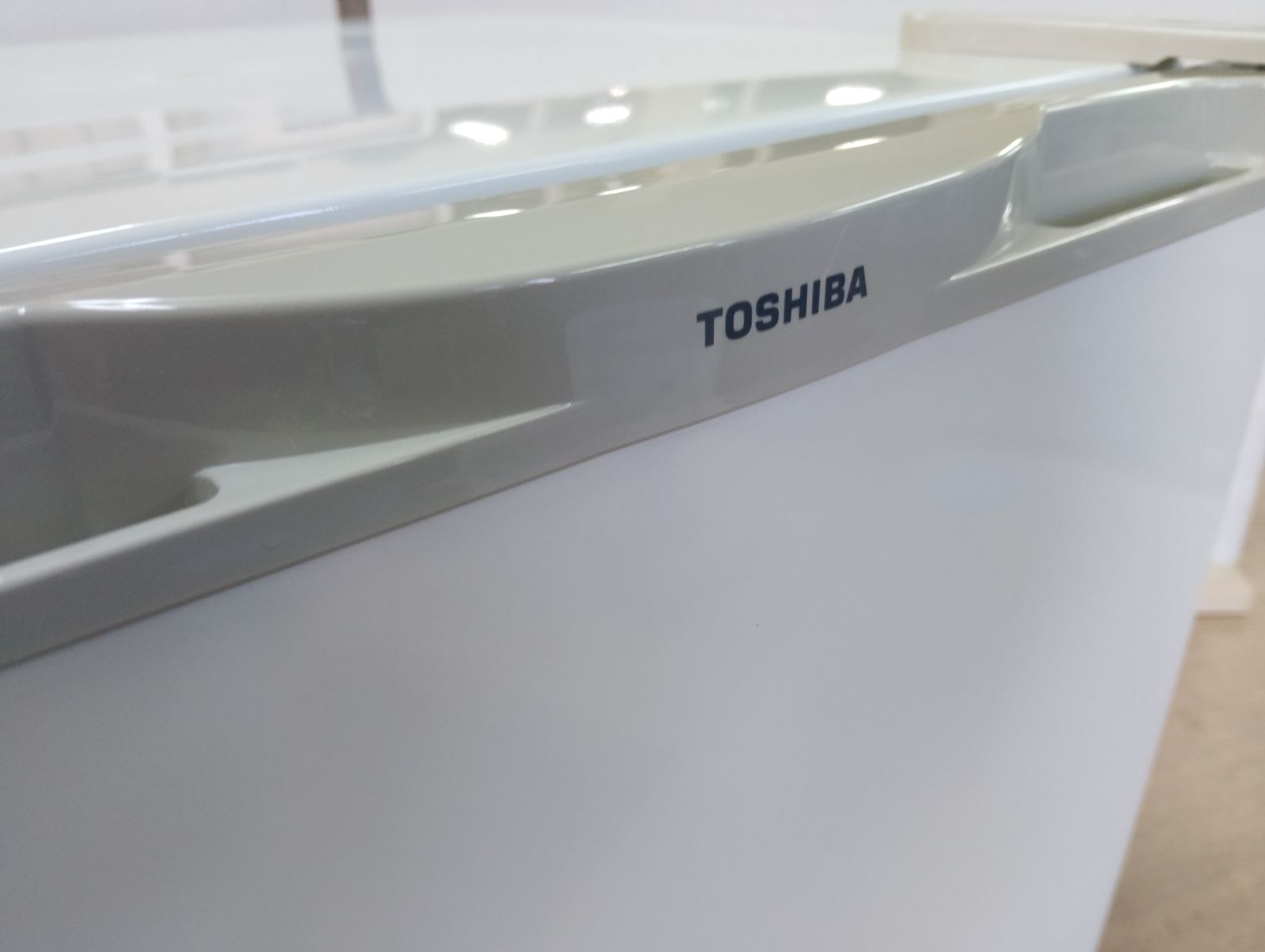 中古品】ワンドア冷蔵庫（右開き） 東芝製 GR-HB30GA（W） 27L 年式 