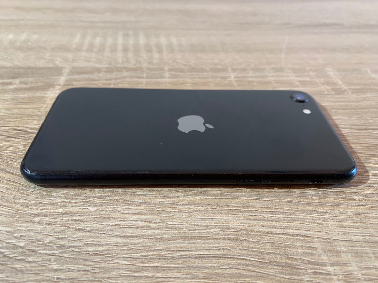 7250 iPhone SE 第二世代 128GB ブラック 動作確認済み - メルカリ