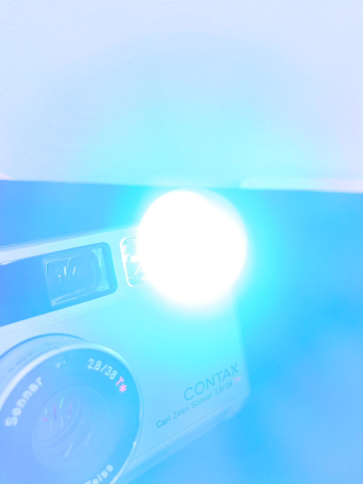 フラッシュ発光OK】CONTAX T2 チタン AF動作確認済 ※MF難あり - メルカリ