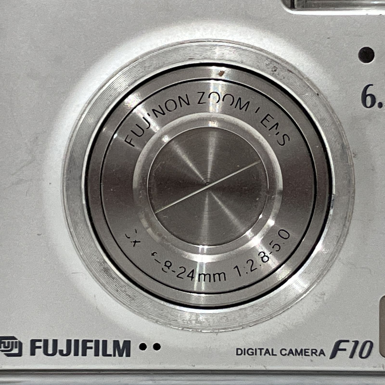 FUJIFILM FinePix F10 デジカメ シルバー オールドコンデジ 富士