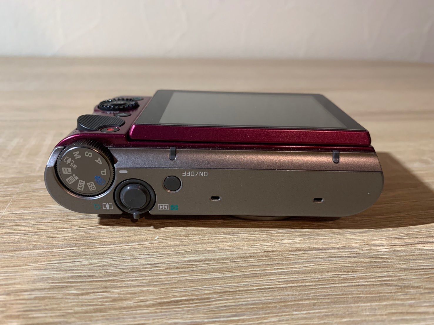 7264 Casio EXILIM EX-ZR1700 ワインレッド デジカメ 動作確認済み