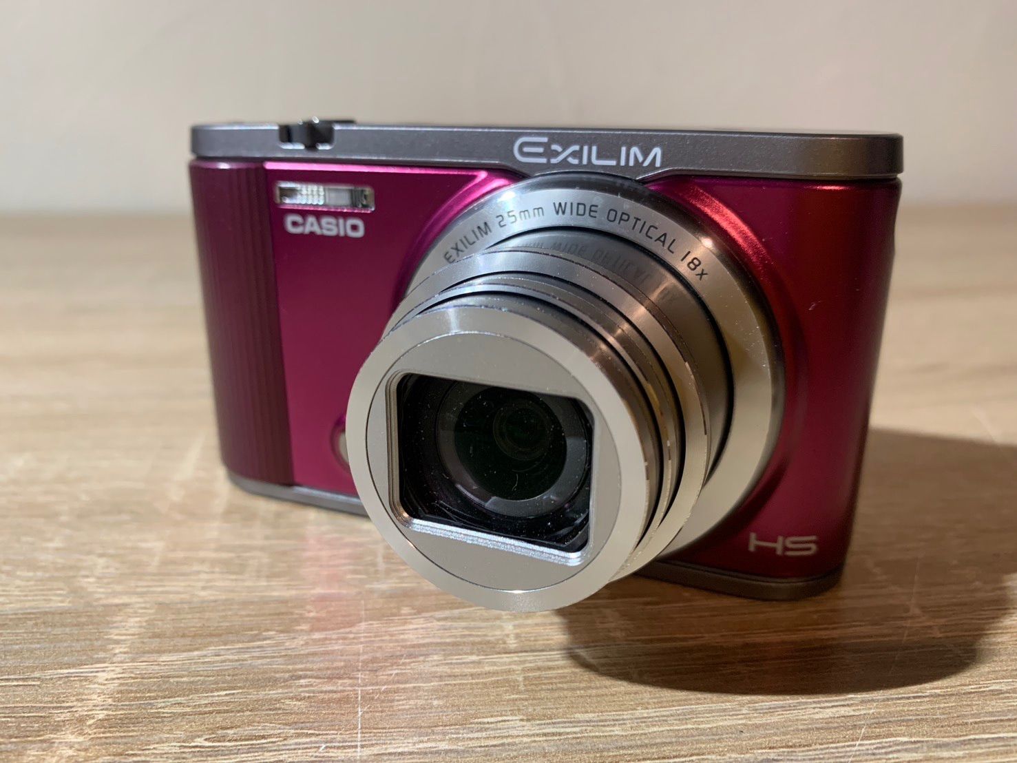 ✨極美品・付属品多数✨CASIO EXILIM EX-ZR1700 ワインレッド Amazon | CASIO デジタルカメラ EXILIM EX-ZR1700WR 自分撮りチルト