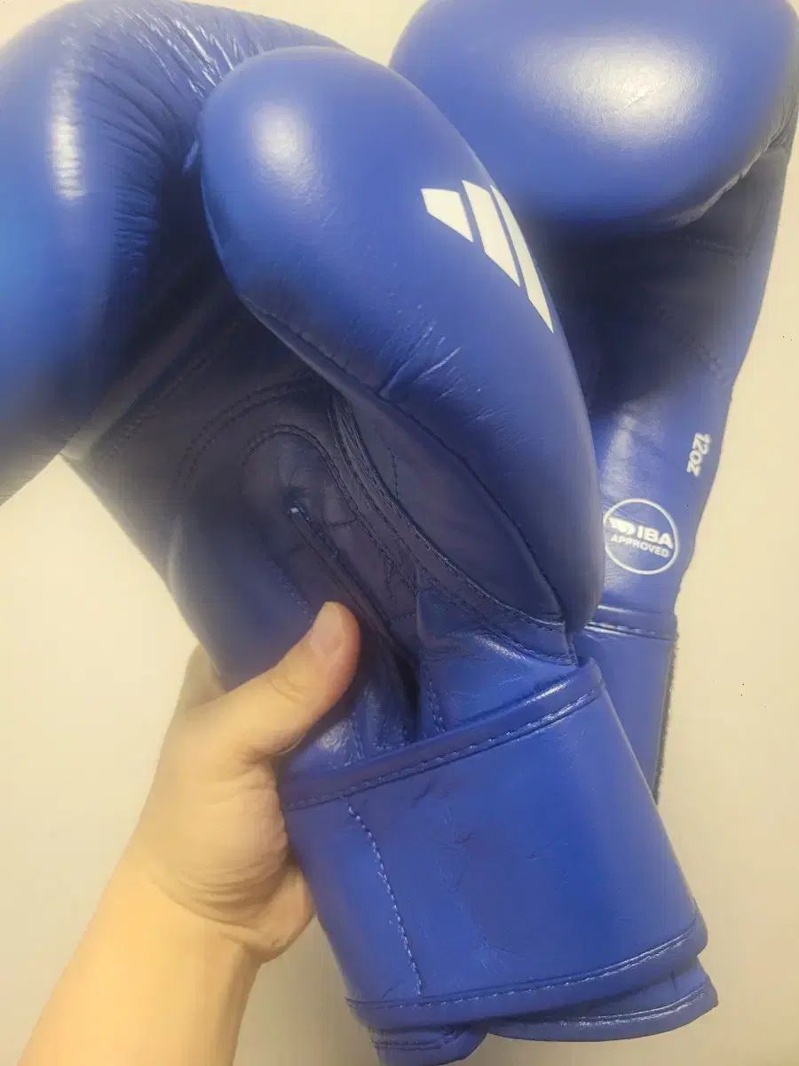 アディダス アイバ 12オンス ボクシング グローブ ブルー - メルカリ