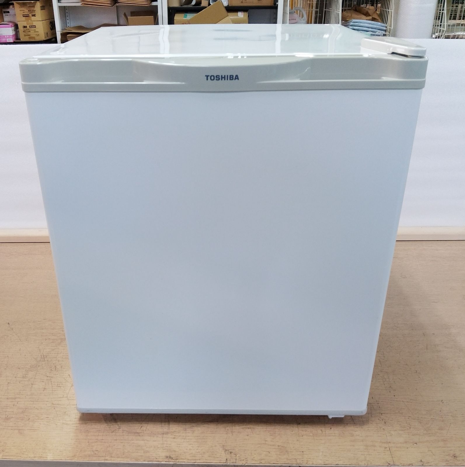 中古品】ワンドア冷蔵庫 東芝製 GR-HB40GA（W） 38L 年式：2018年 管理
