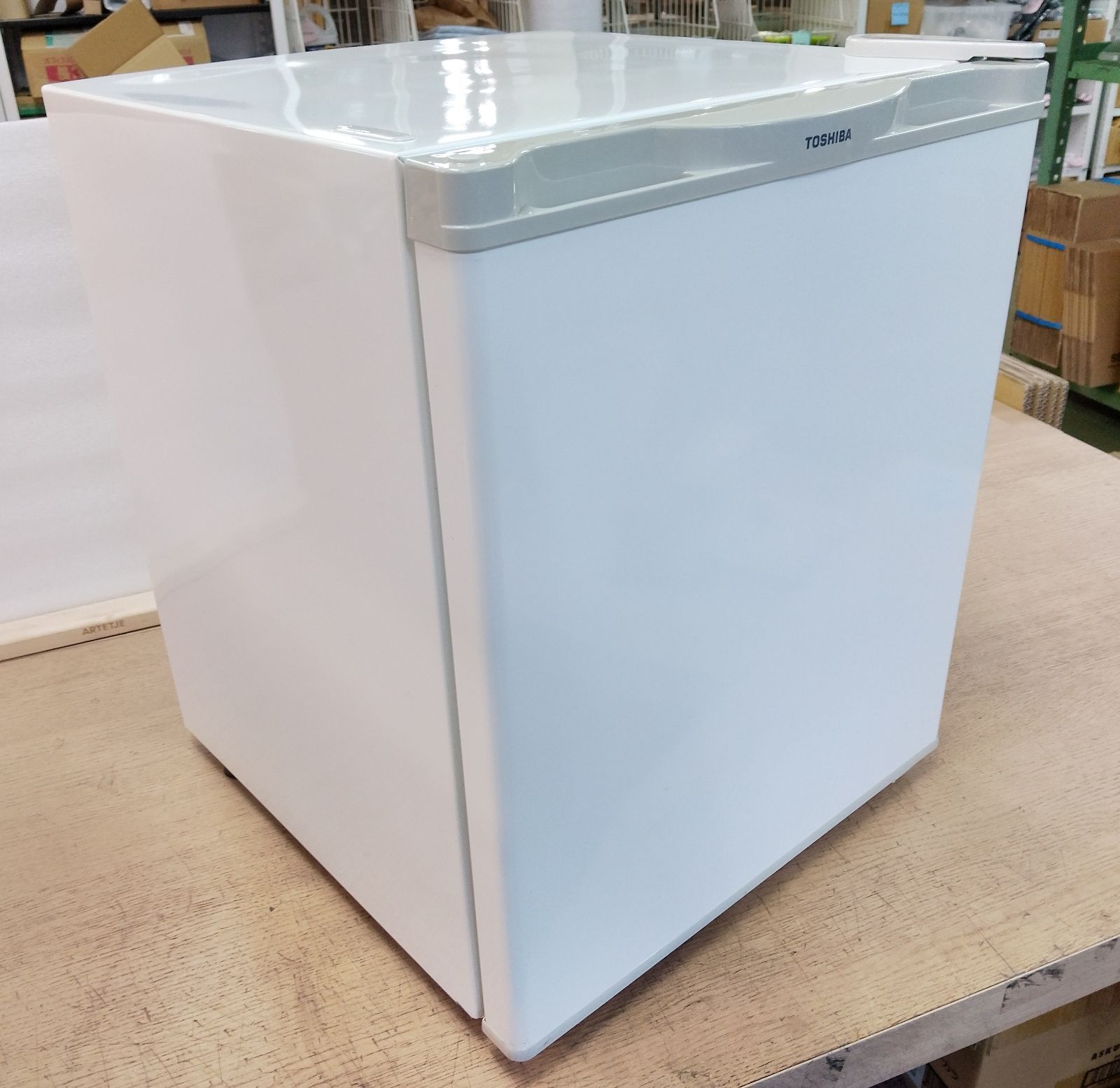 中古品】ワンドア冷蔵庫 東芝製 GR-HB40GA（W） 38L 年式：2018年 管理