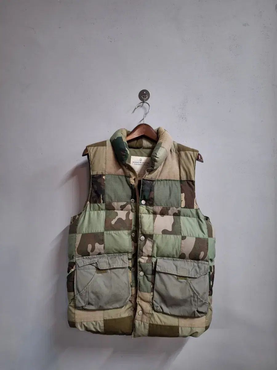 ストア rooney&laundry カモフラパッチワーク ダウンベスト ベスト