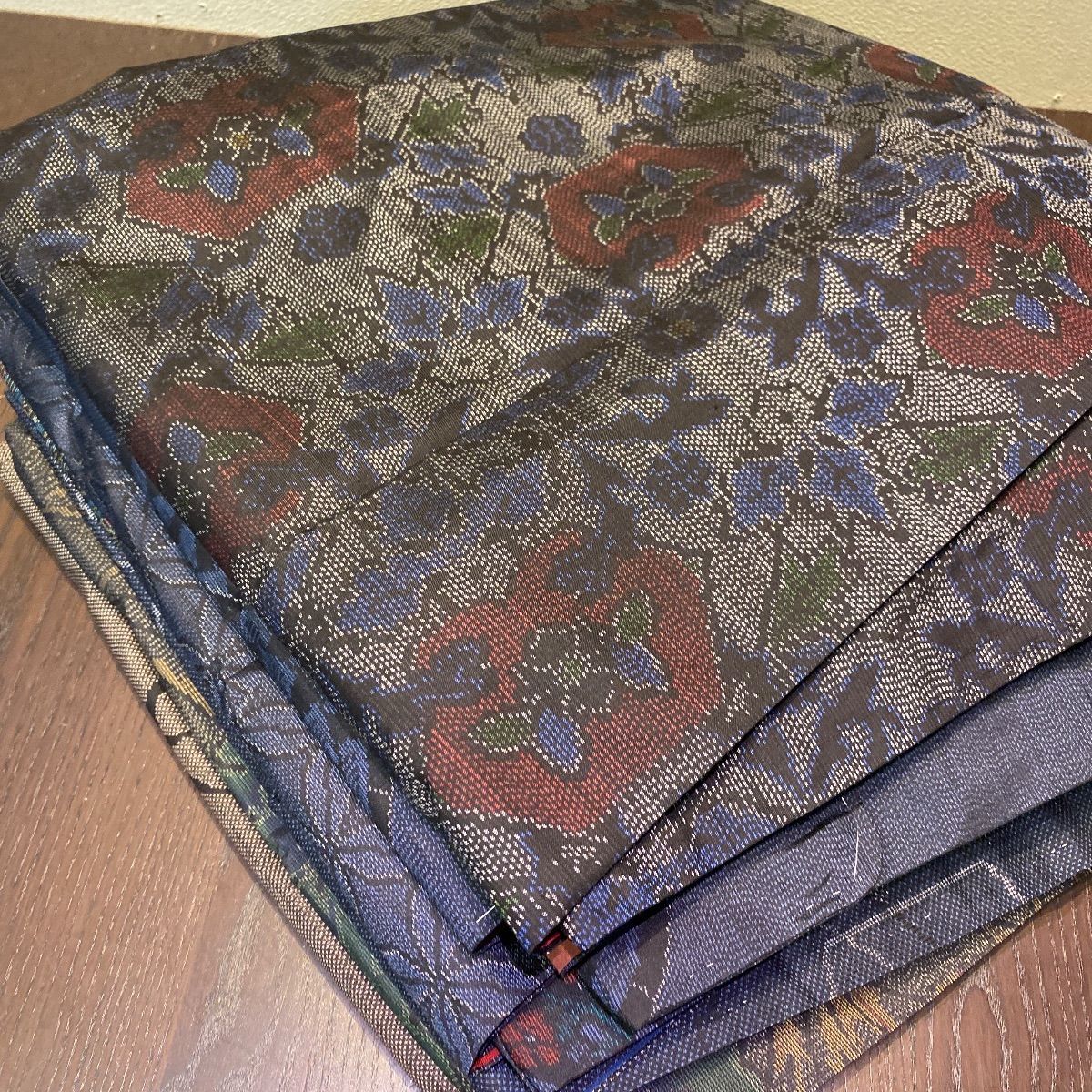 まとめ売り】正絹大島紬7枚 リメイク素材 ハンドメイド向け - メルカリ