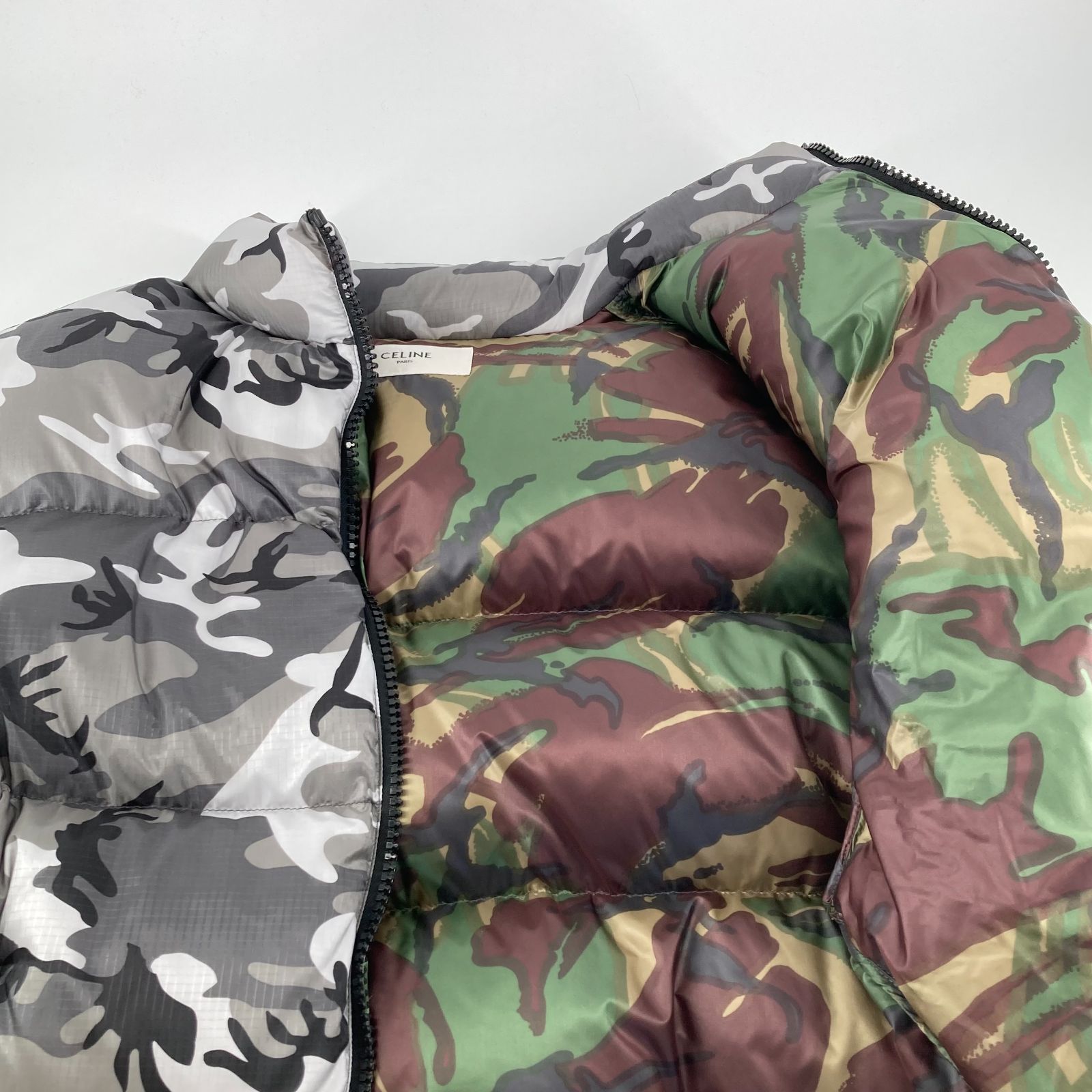 CELINE(セリーヌ) 22AW カモフラ総柄 ダウンジャケット 2W771153Q