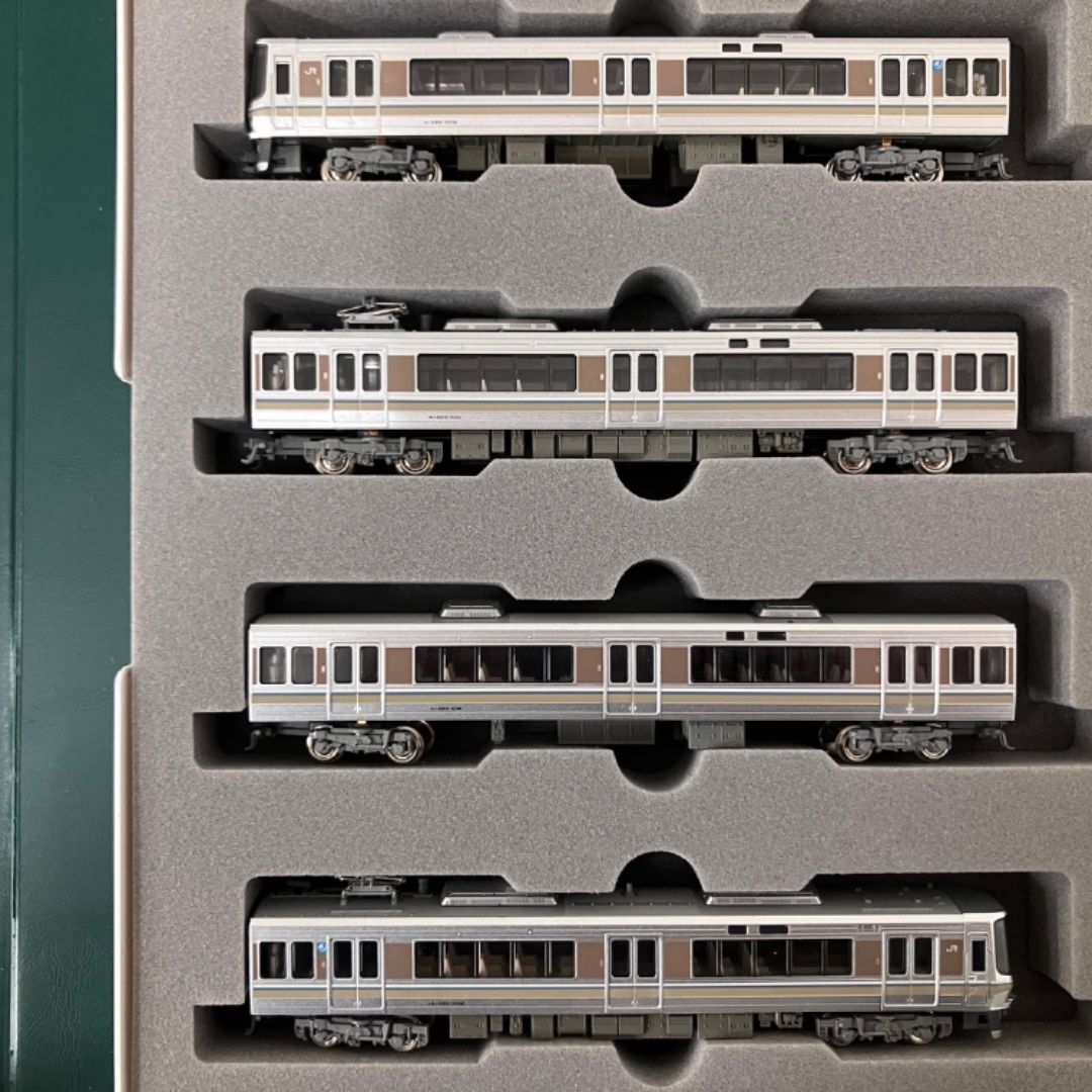 KATO　223系1000番台　12両　10-388 Amazon.co.jp: KATO Nゲージ 223系 1000番台 基本 4両セット 10-388