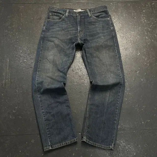 33 リーバイス 505 ストレートフィット デニム