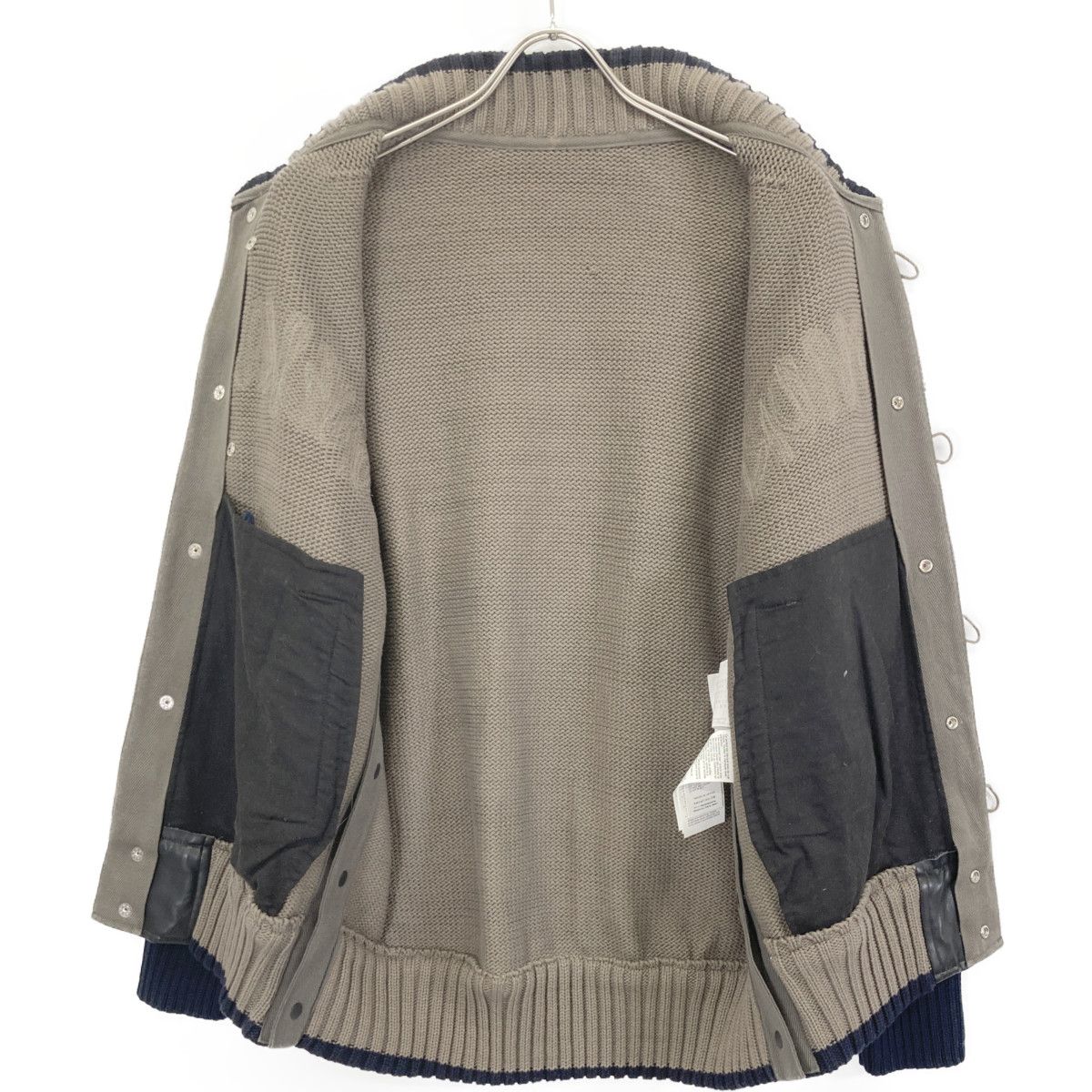 sacai サカイ 23-02985M ﾌﾞﾗｳﾝ×ﾈｲﾋﾞｰ ｴﾘｯｸﾍｲｽﾞ ｴﾝﾌﾞﾛｲﾀﾞﾘｰﾛｺﾞ ﾆｯﾄ