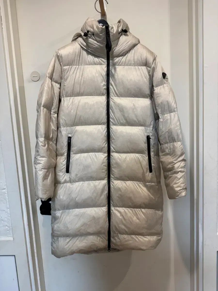 EIDER アイダー ウォニョン(WONYOUNG・チャンウォニョン) ダウン