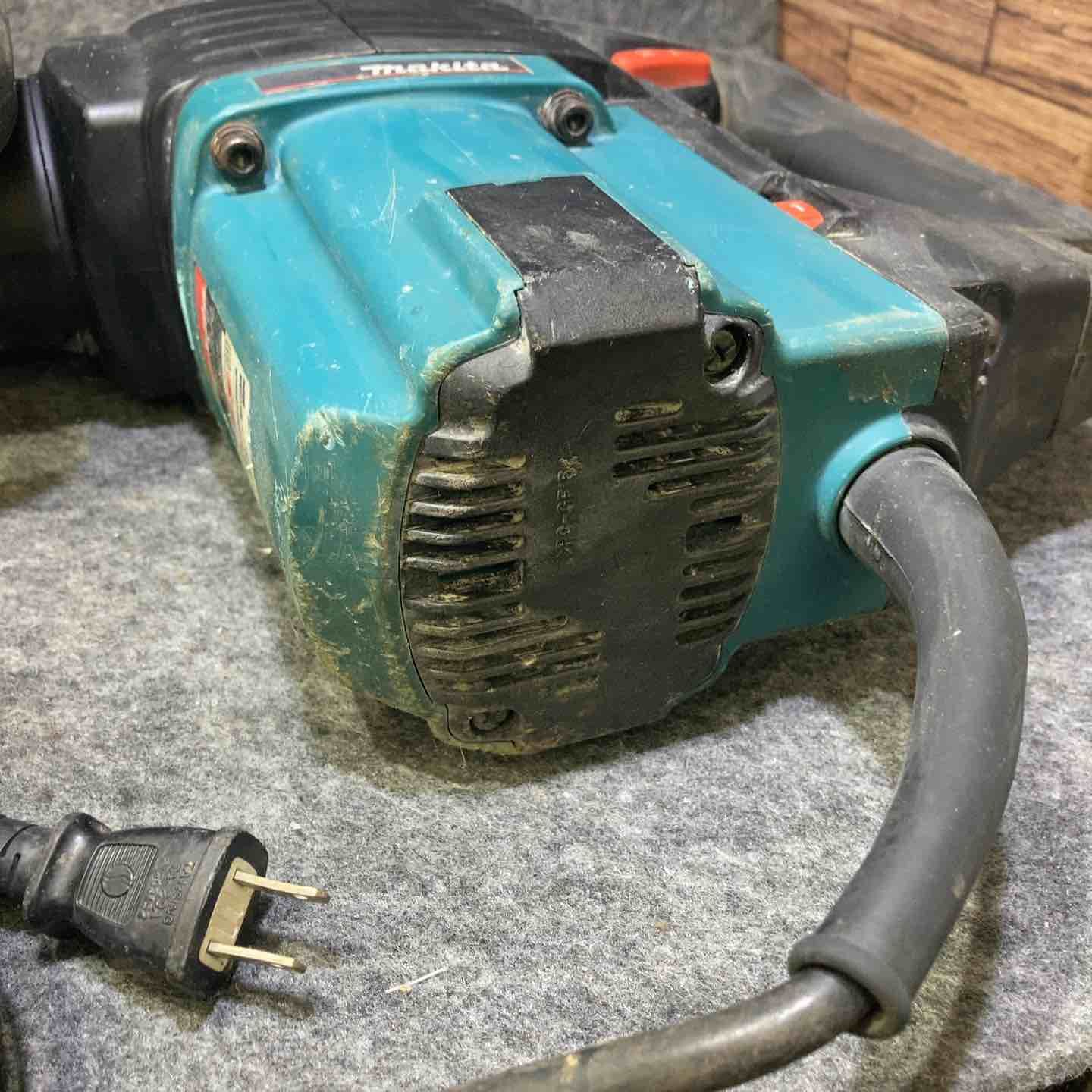 マキタ 電動ハンマ HM1202C【桶川店】 - メルカリ